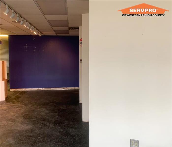 purple wall with no baseboard